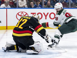 Wild Canucks Hockey