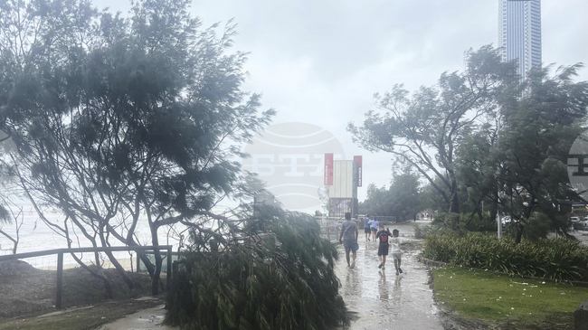 Хиляди австралийци са без ток, след като тропически циклон връхлетя Северната територия