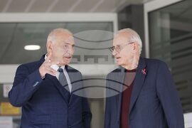 Кампания „Осем звезди в 8 болници на 8 март“