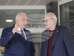 Кампания „Осем звезди в 8 болници на 8 март“