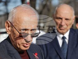 Кампания „Осем звезди в 8 болници на 8 март“