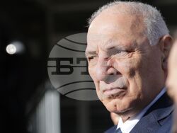 Кампания „Осем звезди в 8 болници на 8 март“