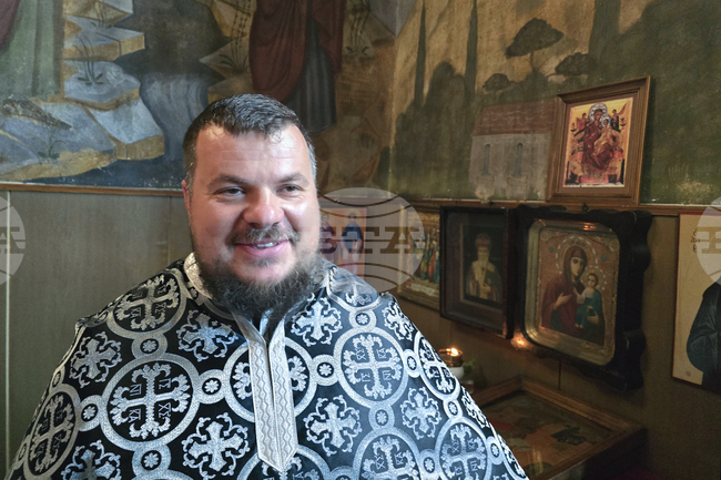 Празнуваме едно чудо на свети Теодор Тирон, каза пред БТА отец Николай Златински