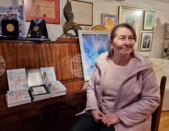 Публикуването на литературни творби в интернет е съзвучно на нашето време, смята поетесата Селвер Алиева