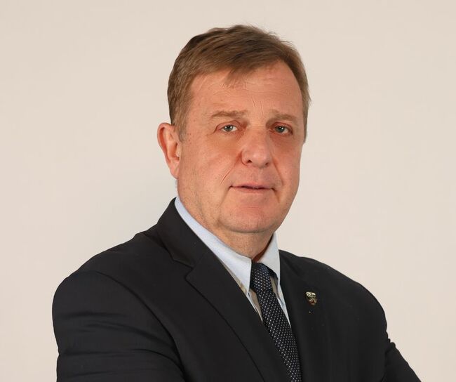 Каракачанов към Мицкоски: Хубаво е да четете историята, за да разберете, че „вековната македонска идентичност“ е призната като българска