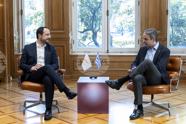 Гръцкият премиер обсъди с кипърския президент отбраната на ЕС и кипърския въпрос