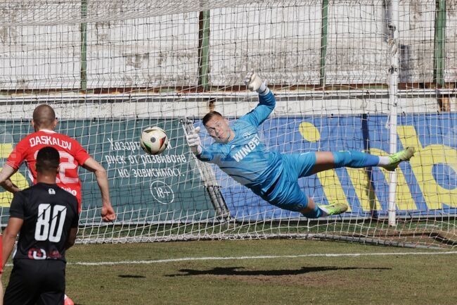 Вратарят на Локомотив (Пловдив) Боян Милосавлевич удължи договора си с клуба