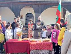 Село Долнослав - Тодоровден - кушии