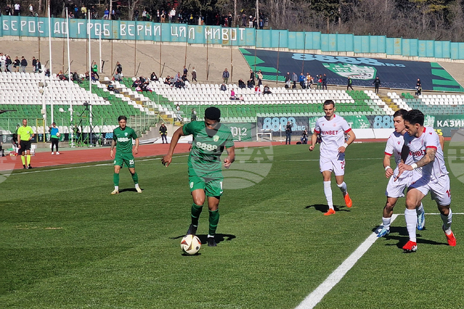Бютучи ще бъде извън терените за три седмици, Лапоухов поднови пълноценни тренировки с ЦСКА 