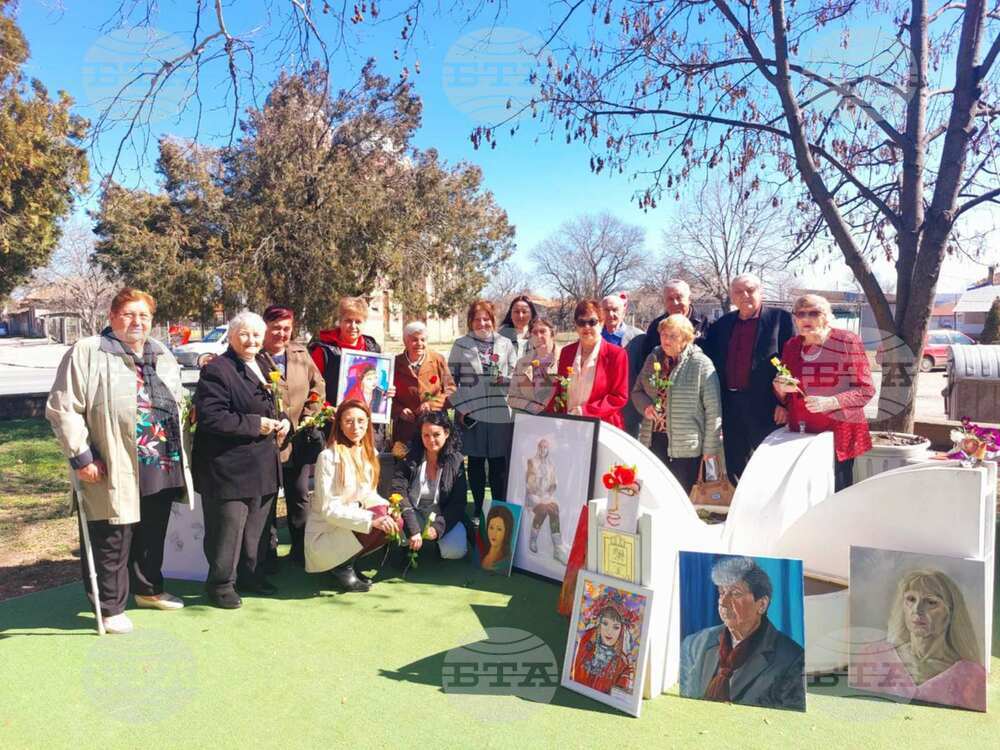 Изложба на открито, представяща нюансите на съвременната жена, организираха в търговищкия квартал „Въбел“
