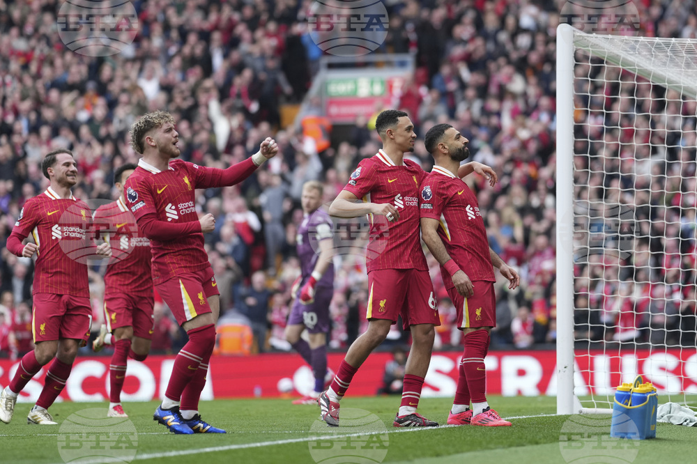 Две дузпи и три гола през второто полувреме донесоха победата на лидера във Висшата лига Ливърпул над Саутхямптън