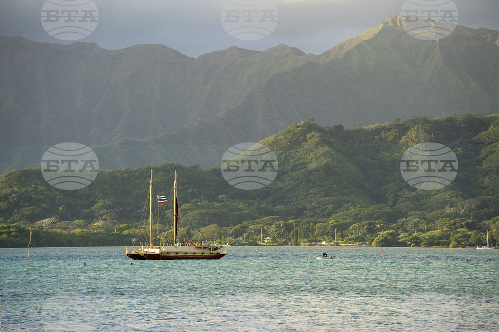 CORRECTION Polynesian Canoe