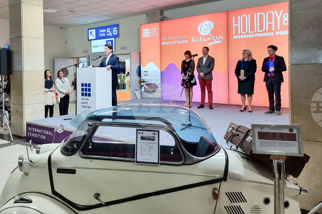 Tourism Minister: Challenges before Tourism Need Joint Effort from Ministry, Municipalities, Businesses