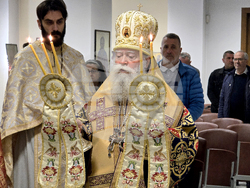 Ловеч - митрополит Гавриил - литургия