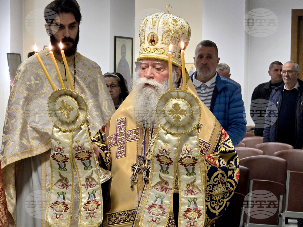 Ловеч - митрополит Гавриил - литургия