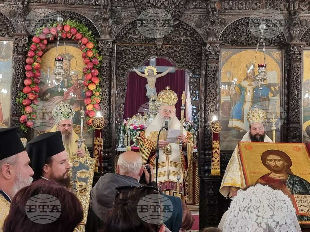 На празника "Тържество на светото православие" Пловдивският митрополит Николай отслужи молебен в църквата „Света Марина“ в Пловдив 