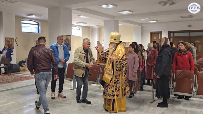 Днешният празник е във връзка с победата на православието над иконоборческата ерес, каза Ловчанският митрополит Гавриил