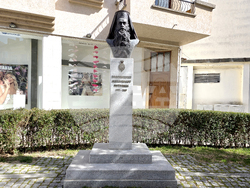 Гоце Делчев - паметник на Неврокопския митрополит Натанаил - поднасяне на цветя