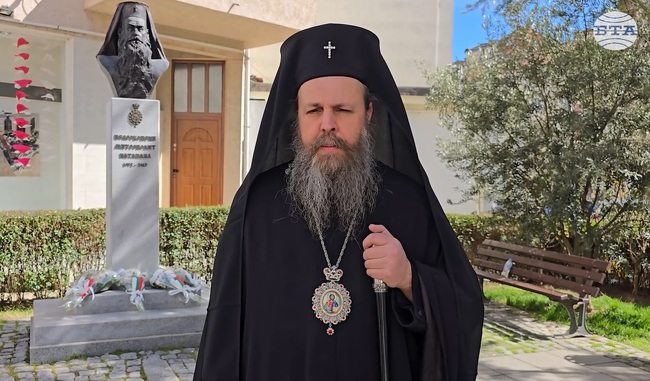 С поднасяне на цветя пред паметника му в Гоце Делчев беше почетена паметта на митрополит Натанаил