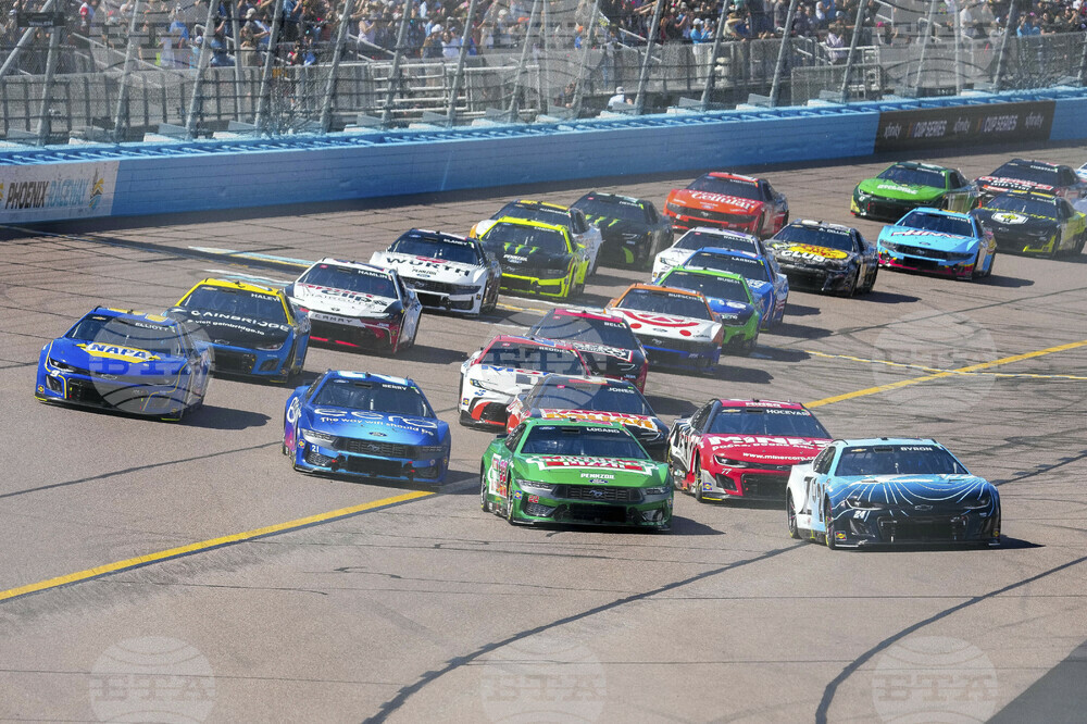 NASCAR Phoenix Auto Racing