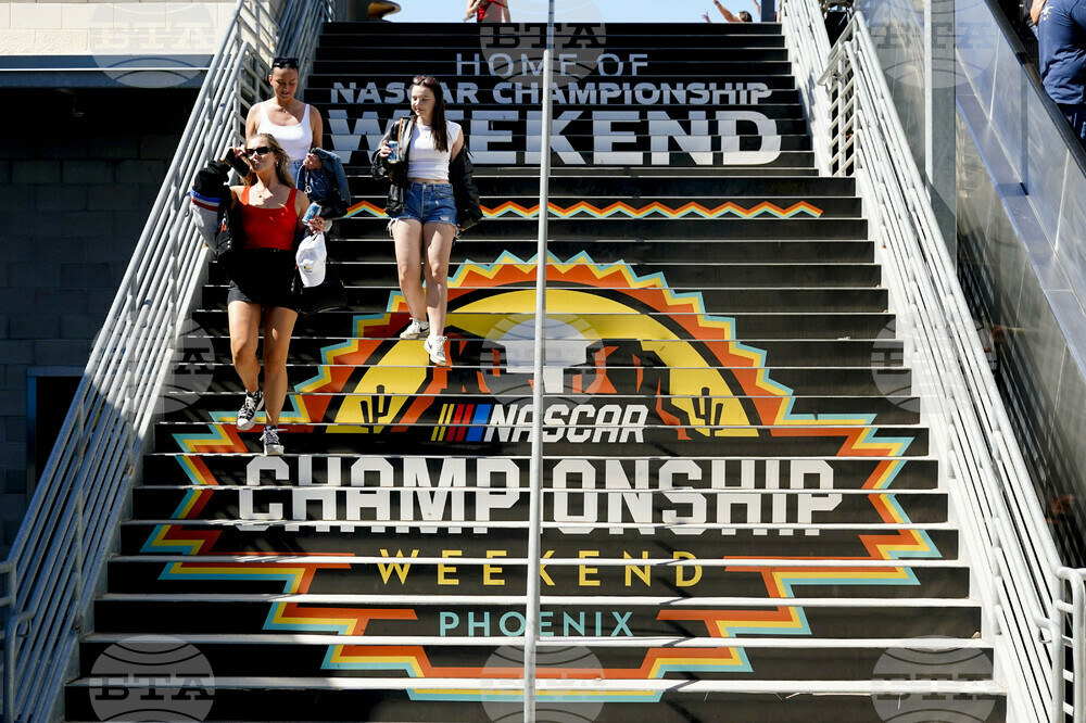 NASCAR Phoenix Auto Racing