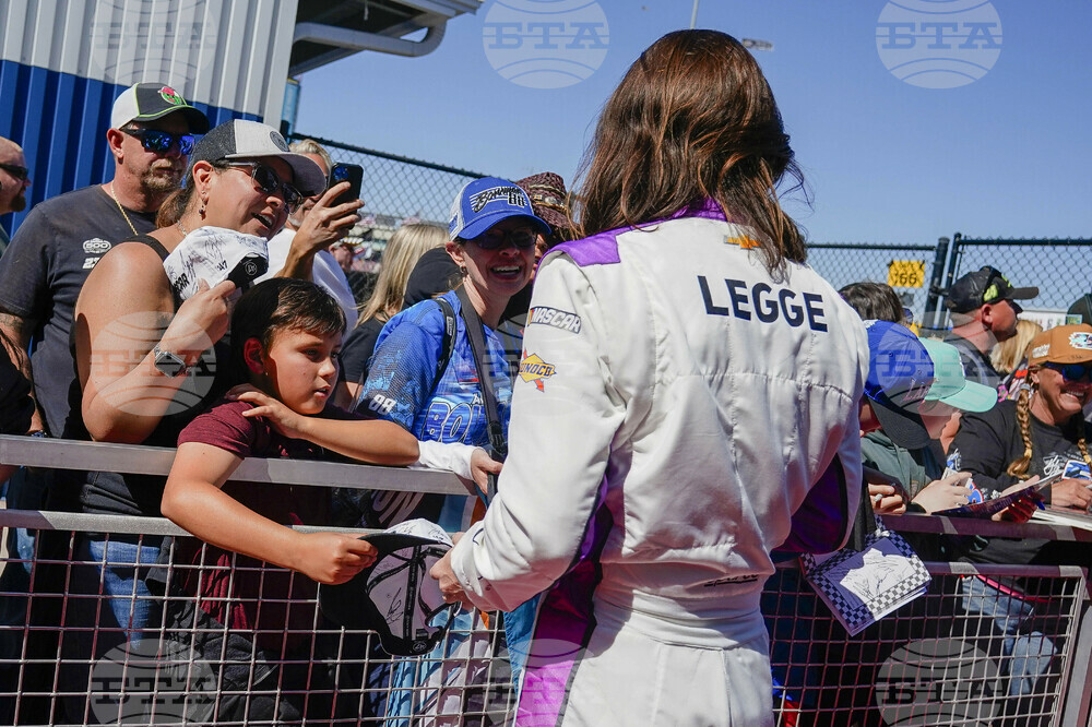 NASCAR Phoenix Auto Racing