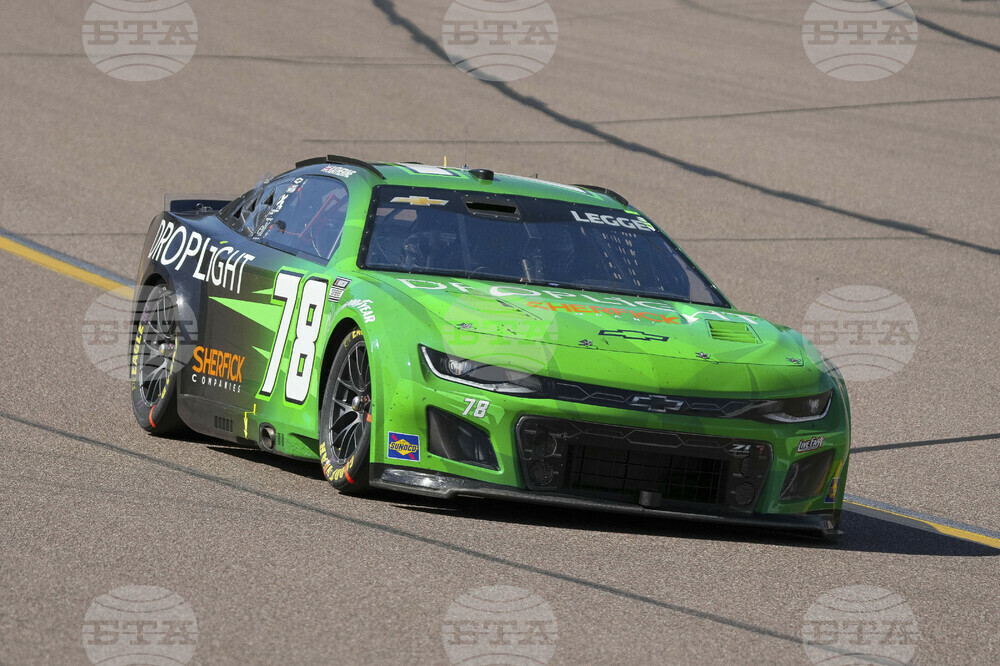 NASCAR Phoenix Auto Racing