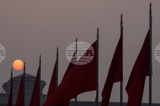 Китайската комунистическа партия инструктира държавните функционери да избягват излишните формалности