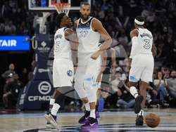 Spurs Timberwolves Basketball