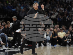 Spurs Timberwolves Basketball