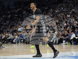 Spurs Timberwolves Basketball