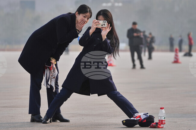 Китайският пазар на смартфони се забавя през второто тримесечие след шест поредни тримесечия на растеж, показват данни на Ай Ди Си