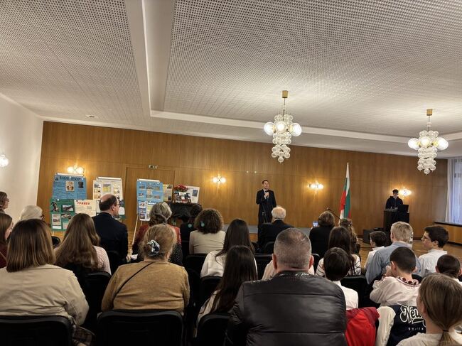 Българското училище в Берлин отбеляза Трети март с празничен концерт