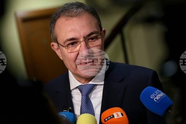 Министърът на труда и социалната политика Борислав Гуцанов ще предложи на Министерския съвет да има великденски добавки за пенсионерите