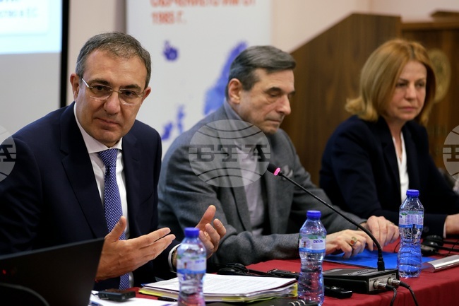 Време е да сложим край на явлението „работещи бедни“, каза министър Борислав Гуцанов на форум за осигуряване на качествени работни места