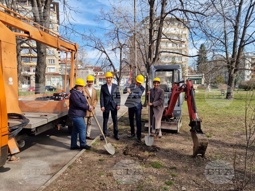 Парк "Заимов" - ремонт - парково осветление