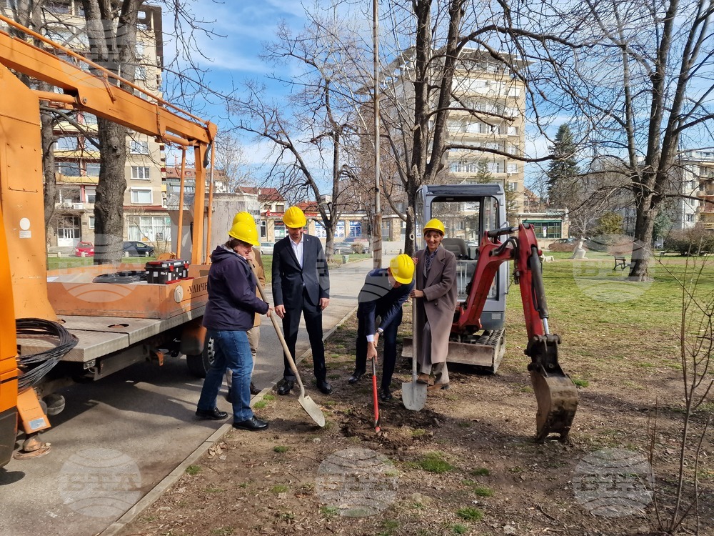 Парк "Заимов" - ремонт - парково осветление