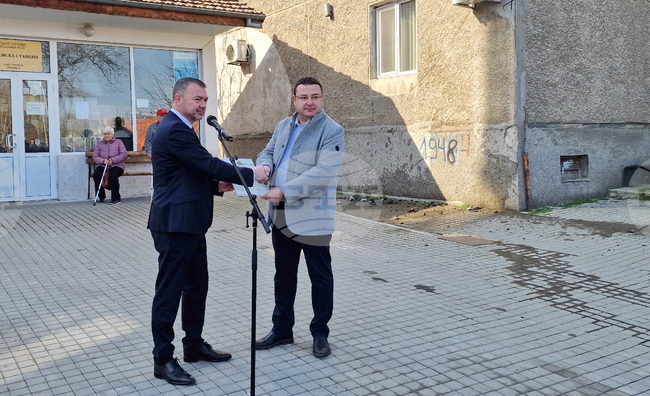 Със символична първа копка бе дадено началото на проекти за енергийна ефективност и обновяване на 19 жилищни блока в Свищов