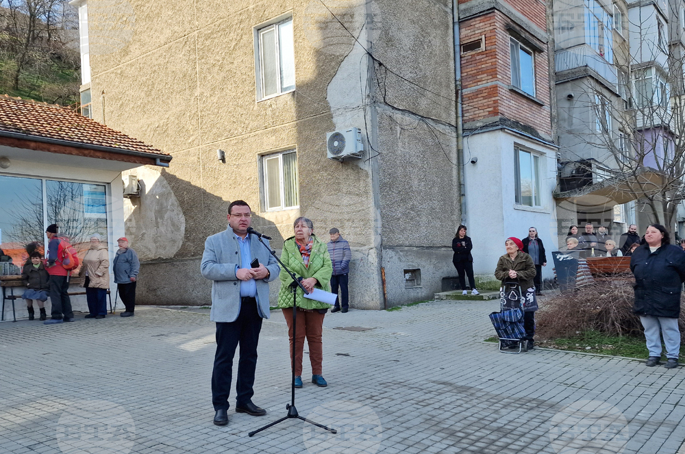 Свищов - обновяване на 19 жилищни блока - първа копка