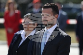 Румен Радев - Яков Милатович - официална церемония - паметник на Незнайния войн - венец