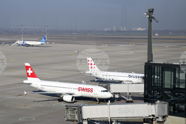 Летището в германския град Бремен временно спря полетите след появата на дрон