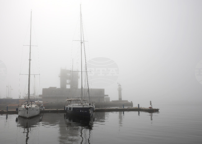 Варна - пристанище - мъгла