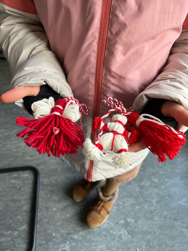 Сънародници в Люксембург взеха участие в работилница за изработване на мартеници