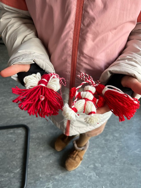 Сънародници в Люксембург взеха участие в работилница за изработване на мартеници