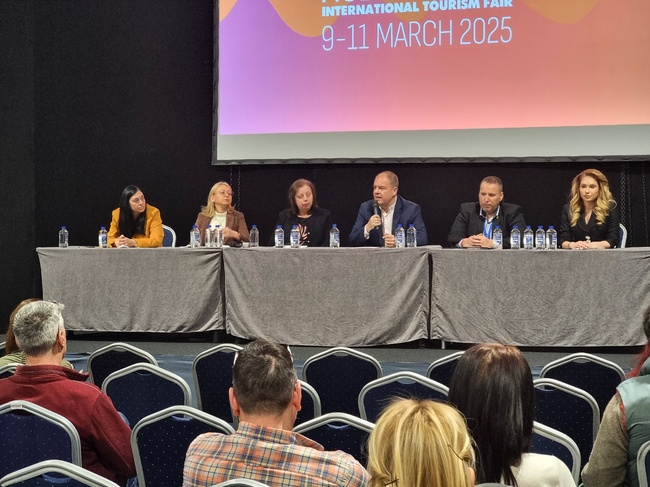 Businesses, Institutions Discuss Improving Bulgarian Tourism 