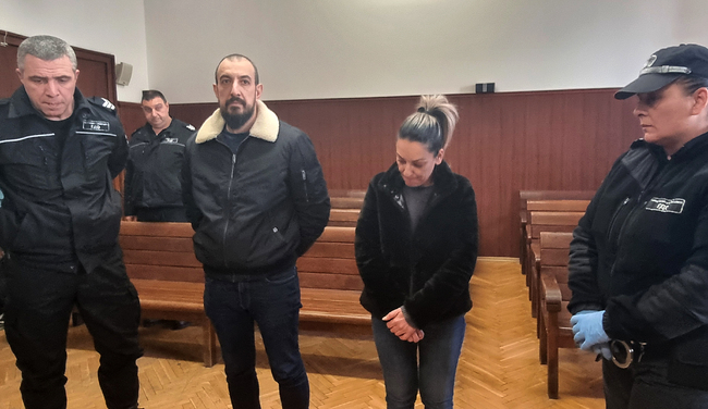 Апелативният съд в Пловдив остави в ареста румънец и българка, обвинени в трафик на над 12 кг. марихуана през "Капитан Андреево"