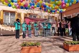 Младежки център - първа копка