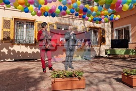 Младежки център - първа копка