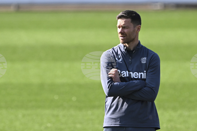 Фокусът ни вече е изцяло върху Бундеслигата, обяви старши треньорът на Байер Леверкузен Шаби Алонсо