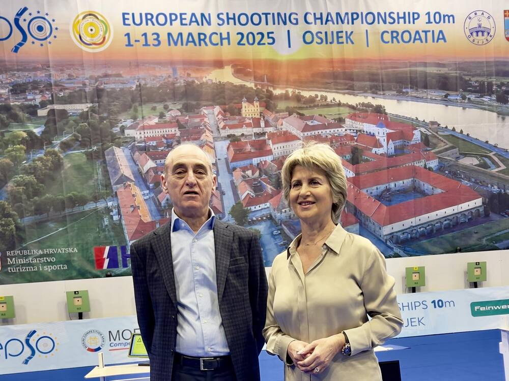 Весела Лечева се срещна с президента на Европейската конфедерация по спортна стрелба, обсъдиха българското домакинство 